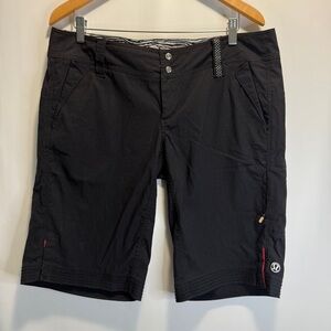 Lululemon Pace breaker shorts black outdoorsy women’s 12